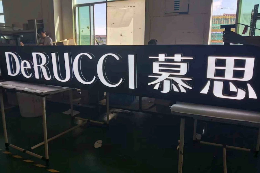 DeRUCCI